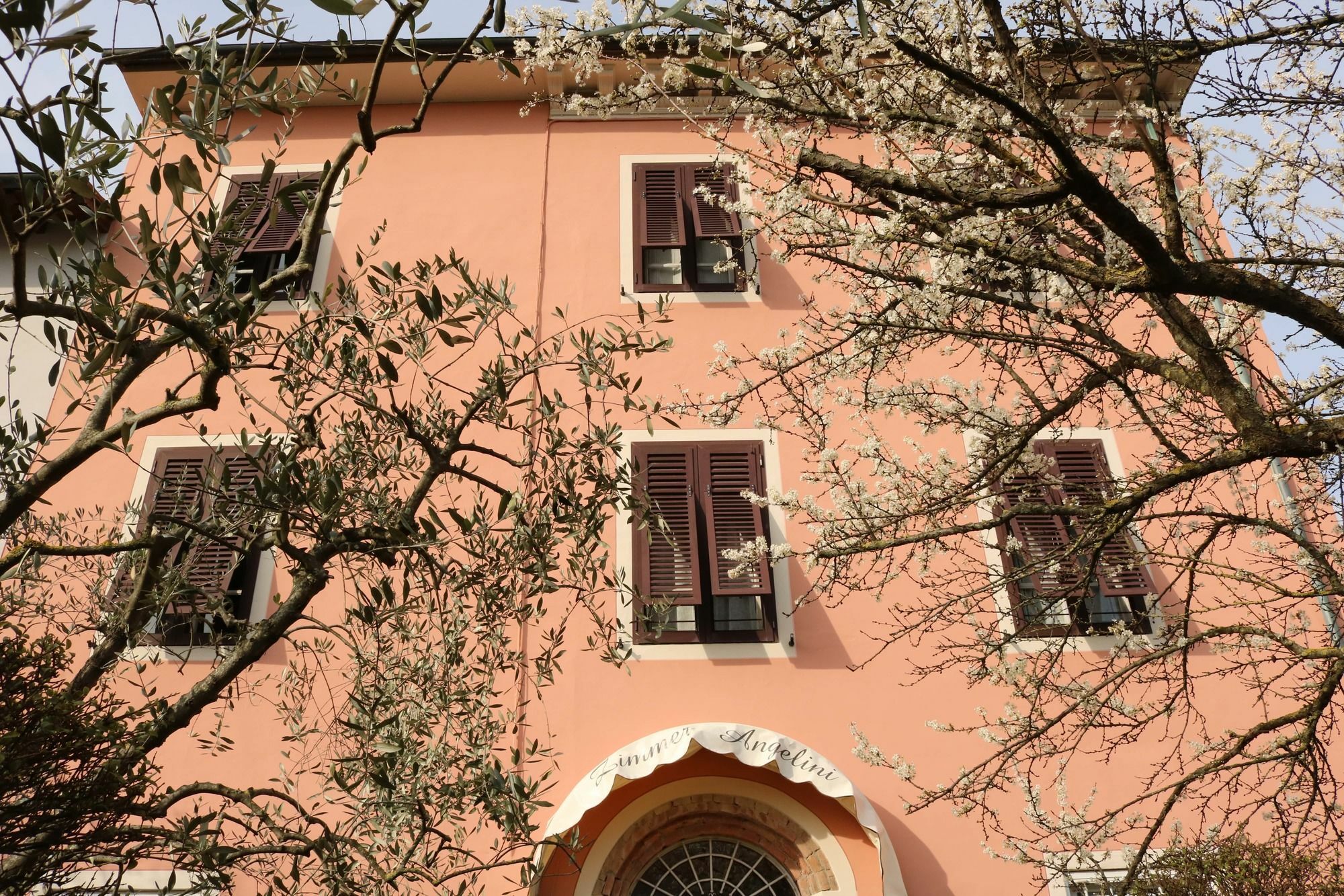 Angelini Dal 1911 Hotel Лука Екстериор снимка